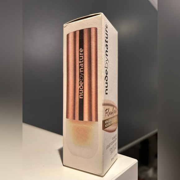 Nude by Nature, Flawless liquid foundation - Picture 2 of 3